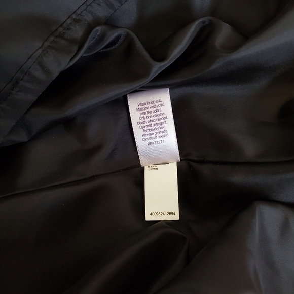 Jennifer Lopez Shimmery Black Dress w Sheer Back - Picture 6 of 6